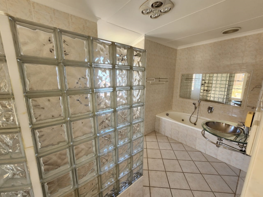 3 Bedroom Property for Sale in Menkenkop Western Cape